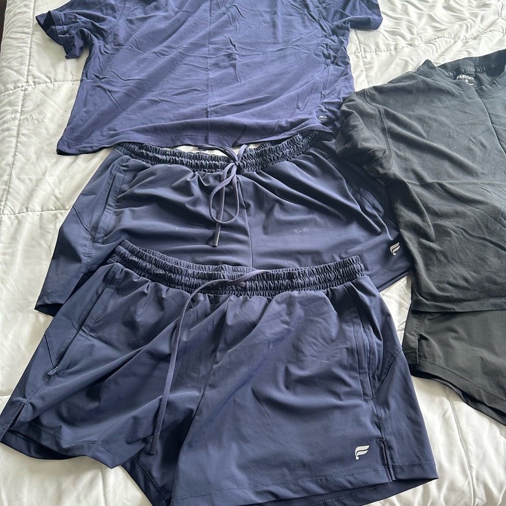 Fabletics Bundle - Picture 2 of 3